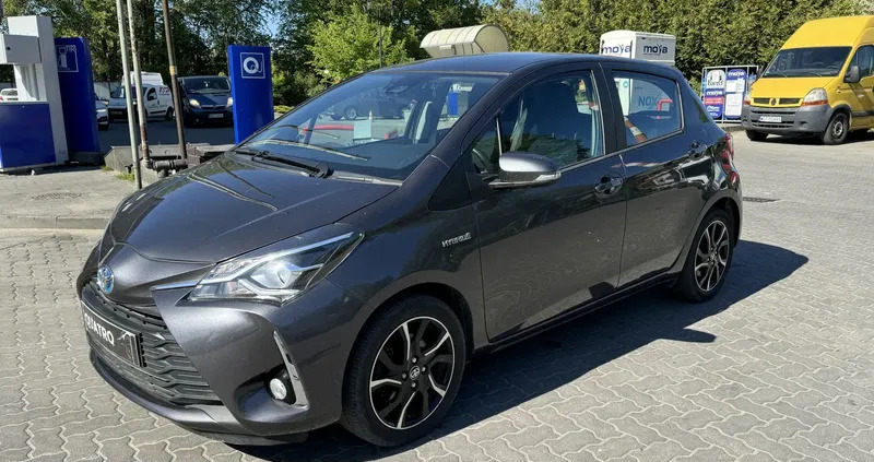 toyota suwałki Toyota Yaris cena 58500 przebieg: 49336, rok produkcji 2019 z Suwałki